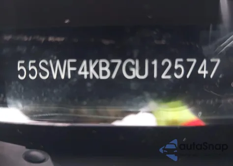 2016 Mercedes-Benz C 300 4Matic/Luxury 4Matic/Sport 4Matic z USA, uszkodzony, nr VIN 55SWF4KB7GU125747